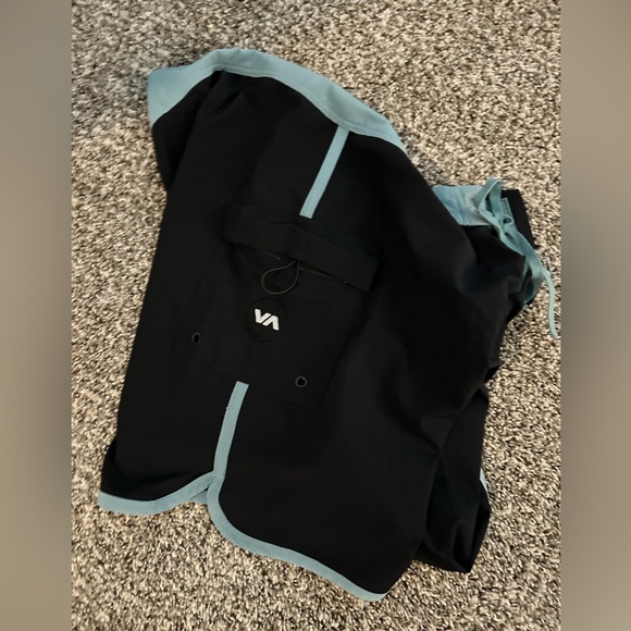RVCA Boardshorts Size 36 - Picture 3 of 3